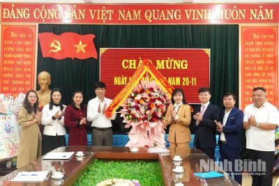 Các đồng chí lãnh đạo tỉnh thăm, chúc mừng Ngày Nhà giáo Việt Nam tại các cơ sở giáo dục